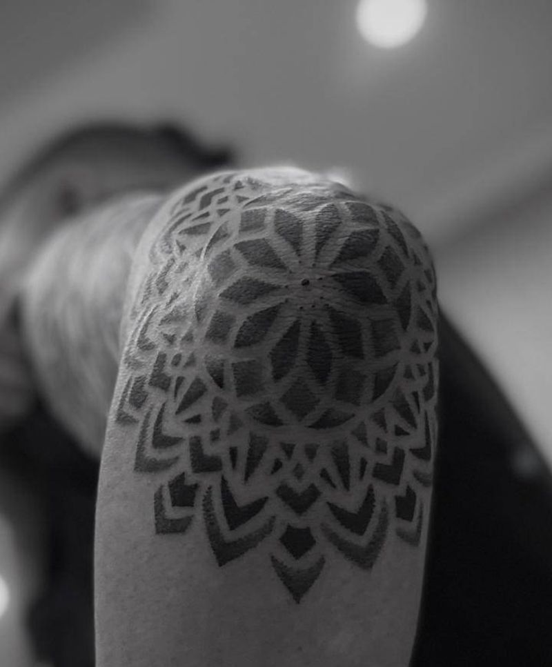 点刺纹身图片_手臂点刺纹身图案