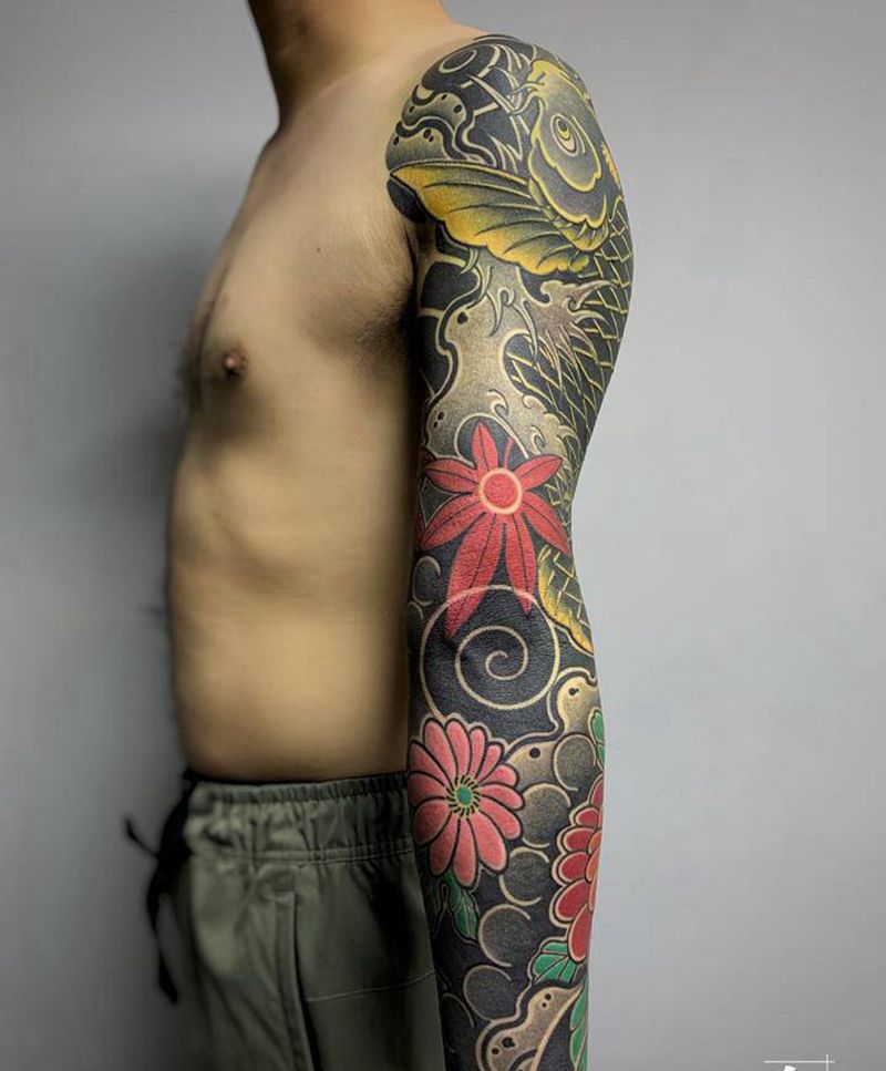 日式鲤鱼纹身图片_手臂肩部老传统Old School日式纹身鲤鱼纹身花臂纹身图案