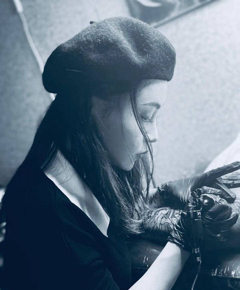 一刺-彤彤纹身图片_腿部纹身图案