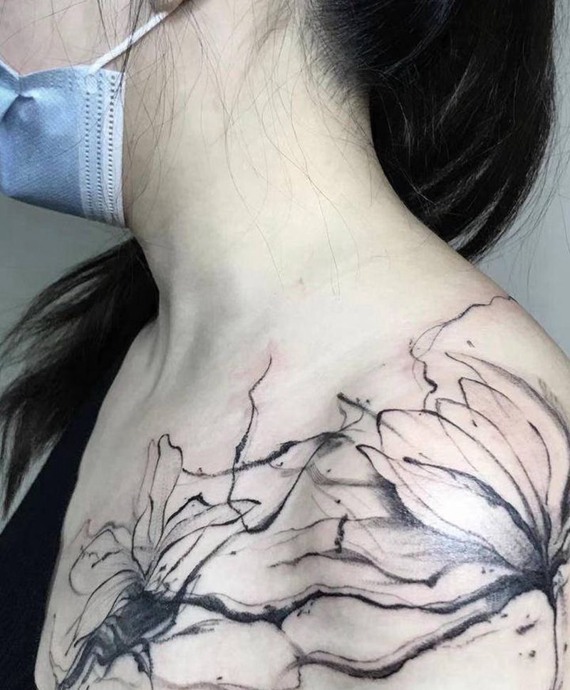 抽象花纹身图片_肩部水墨抽象花纹身图案
