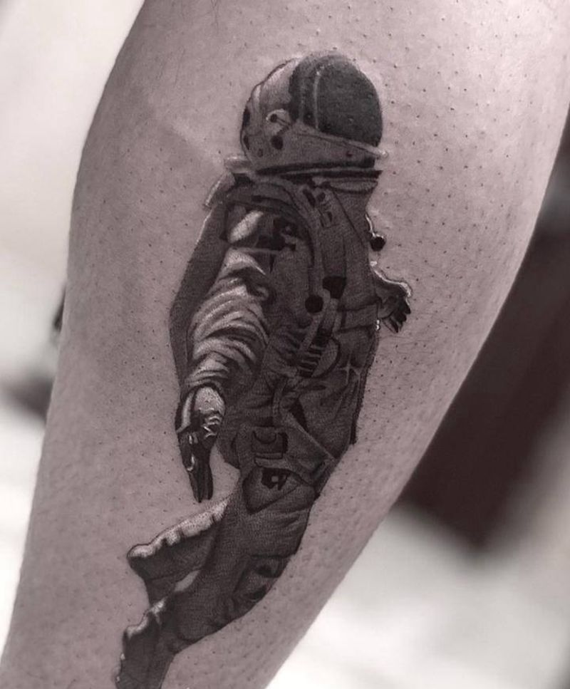 一刺闰土-写实宇航员纹身图片_欧美写实纹身图案