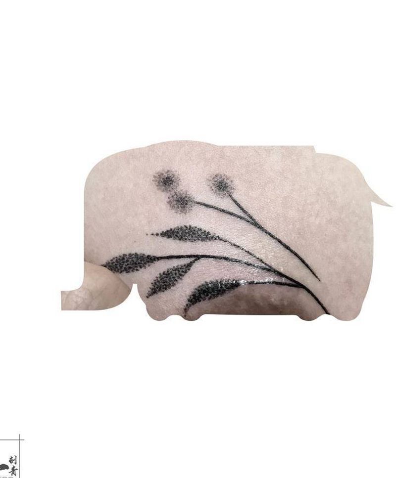 小清新纹身图片_胸部点刺图腾小可爱小清新独特纹身图案