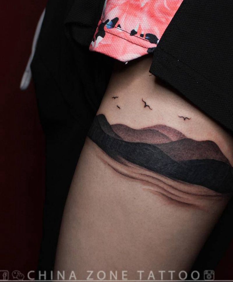 腿环遮盖纹身图片_脚部腿部水彩水墨山峰水彩纹身图案