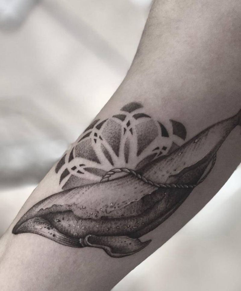 一刺-闰土纹身图片_手臂欧美写实纹身图案