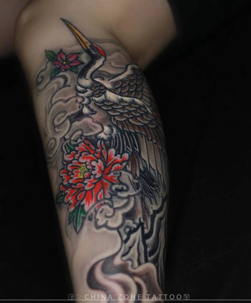 鹤纹身图片_脚部腿部老传统水墨鹤牡丹纹身图案