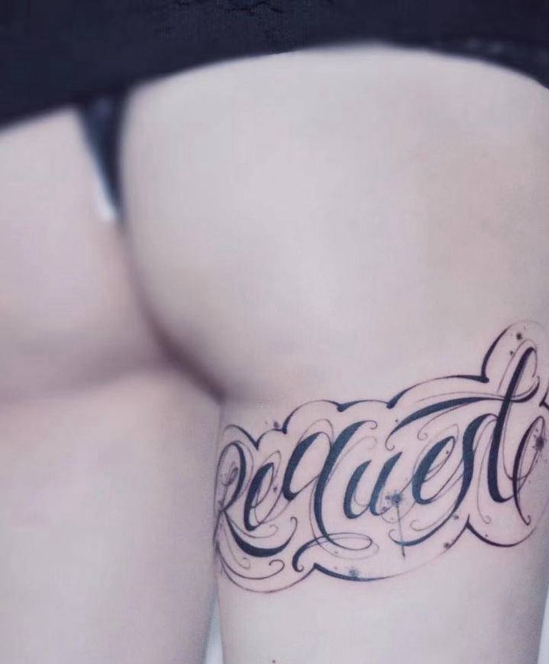 花体字纹身图片_臀部花体字纹身图案