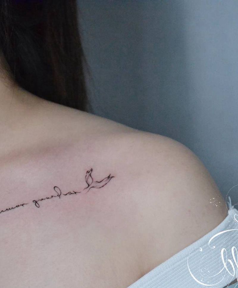 字母纹身图片_颈部花体字纹身图案