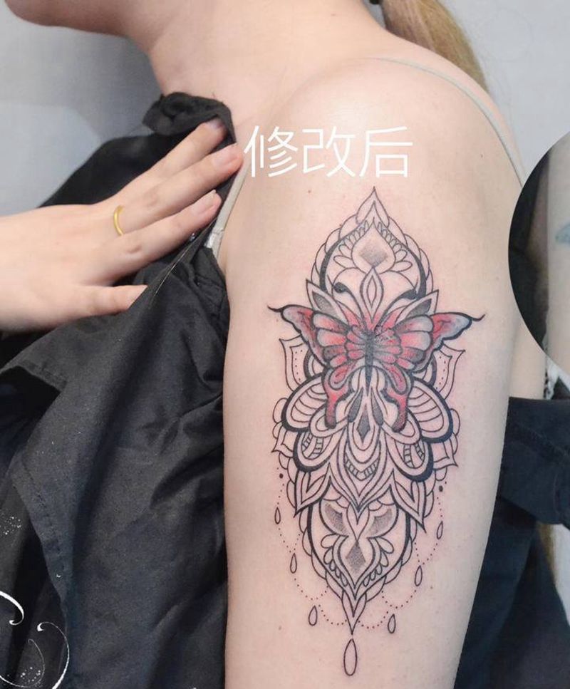 蝴蝶修改添加纹身图片_手臂几何点刺纹身图案