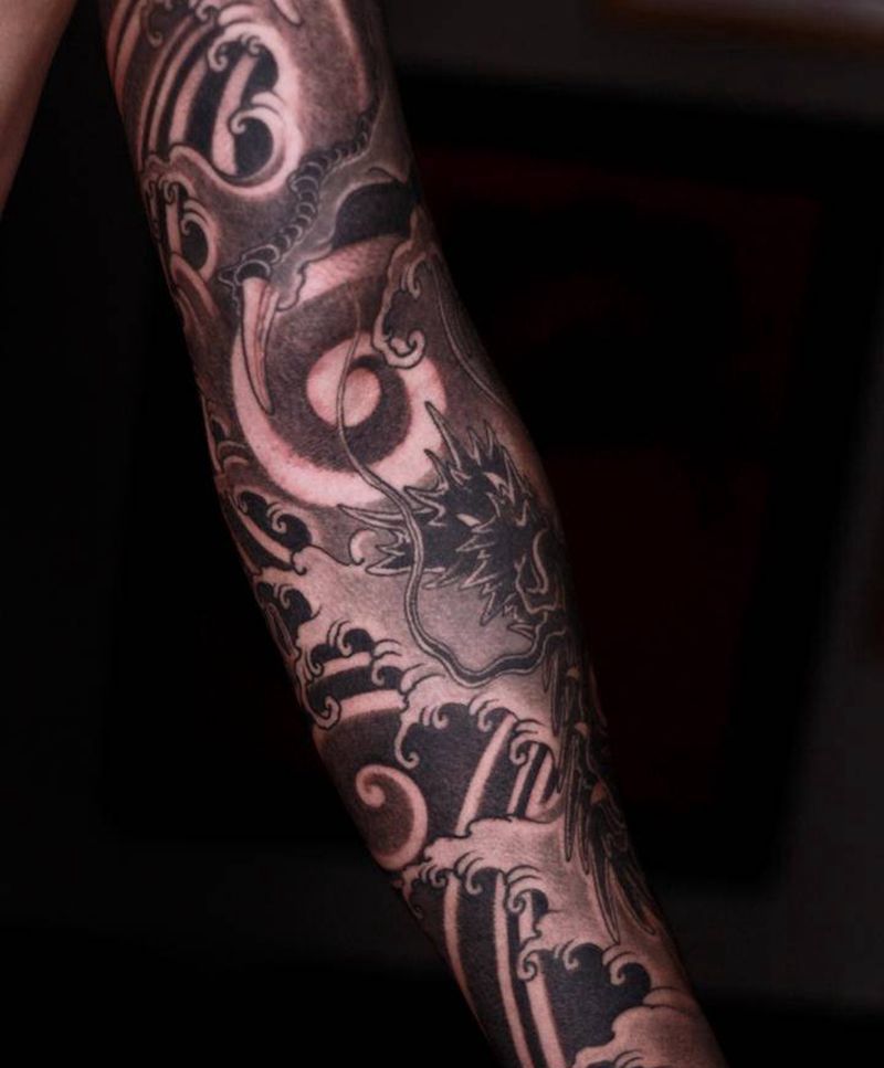 花臂纹身图片_手臂手部新传统水墨龍龙花臂纹身图案