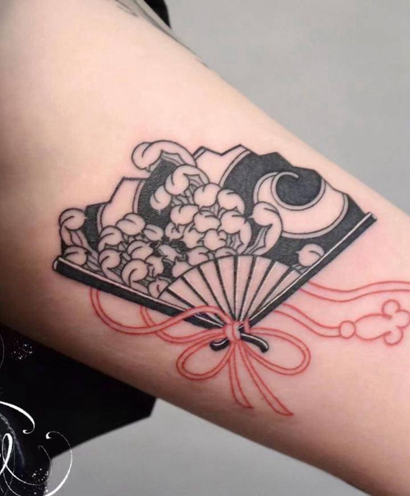 扇子纹身图片_手臂图腾老传统纹身图案