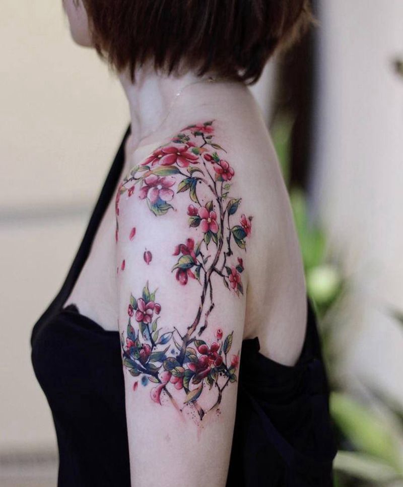 桃花纹身图片_肩部水彩水墨纹身图案