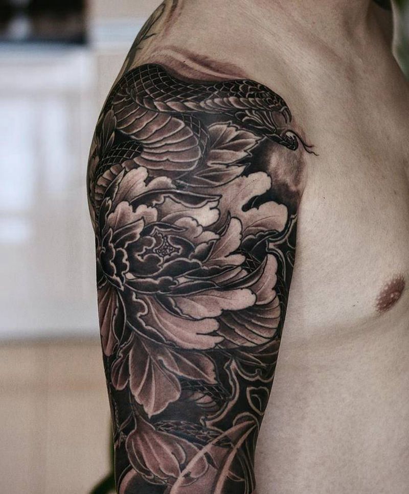 蛇盘牡丹纹身图片_手臂新传统赐墨纹身纹身图案