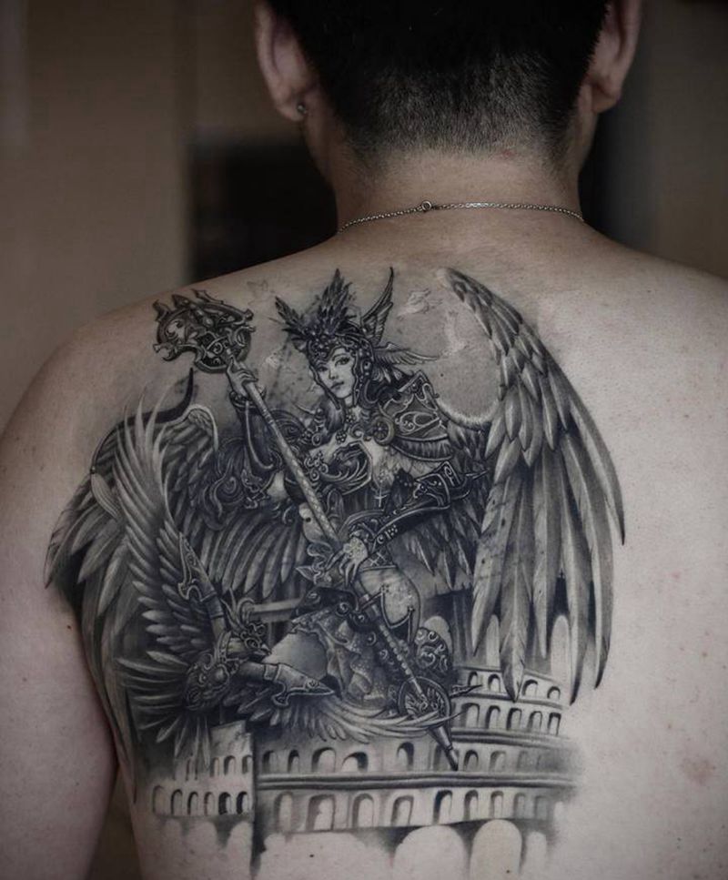 女战士纹身图片_臀部欧美写实赐墨纹身纹身图案