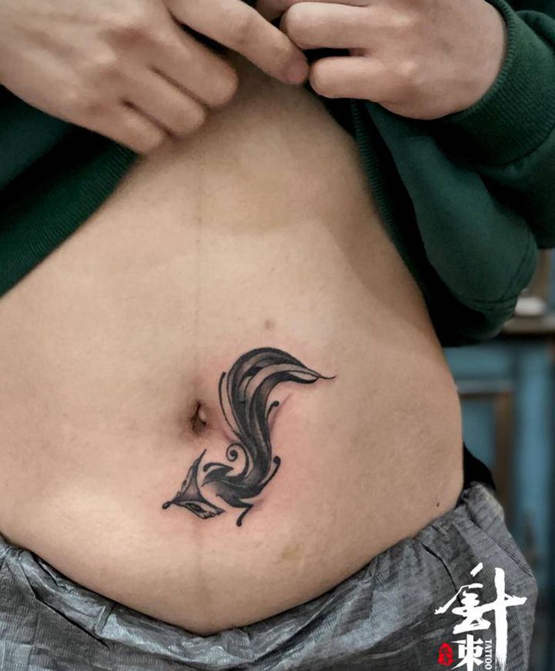 小狐狸纹身图片_腹部纹身图案