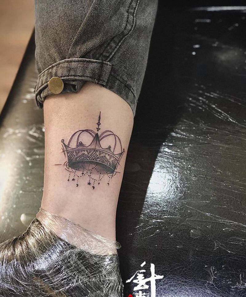 皇冠纹身图片_腿部纹身图案
