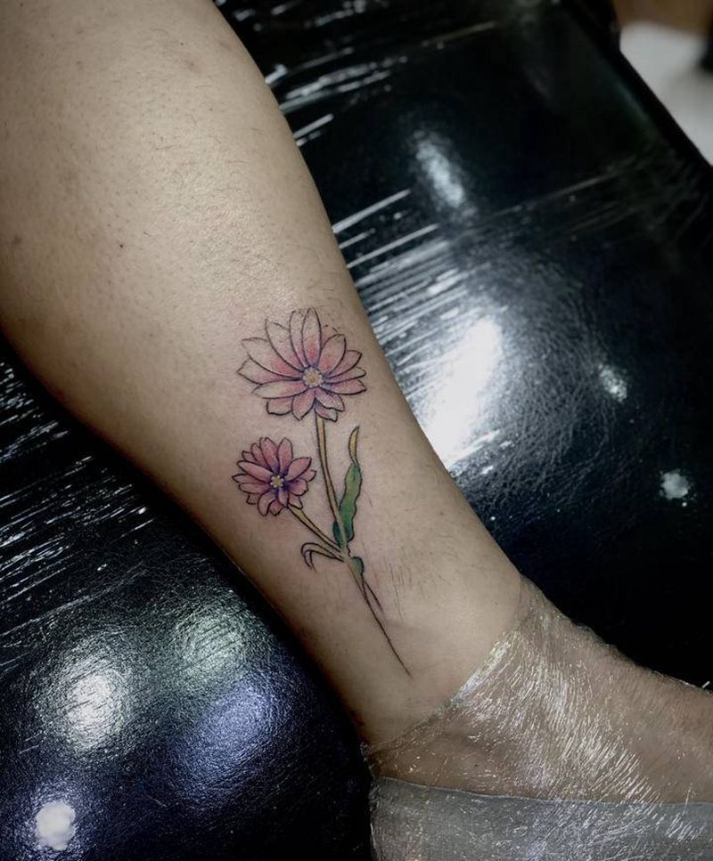 雏菊纹身图片_腿部纹身图案
