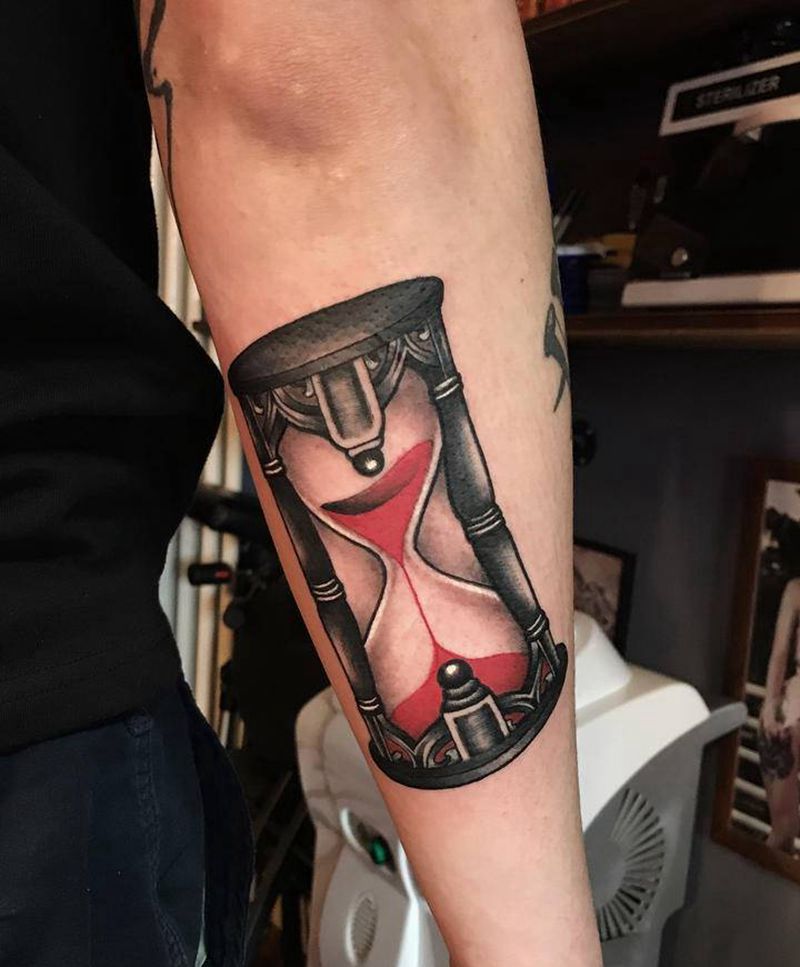 沙漏纹身图片_Old School纹身图案