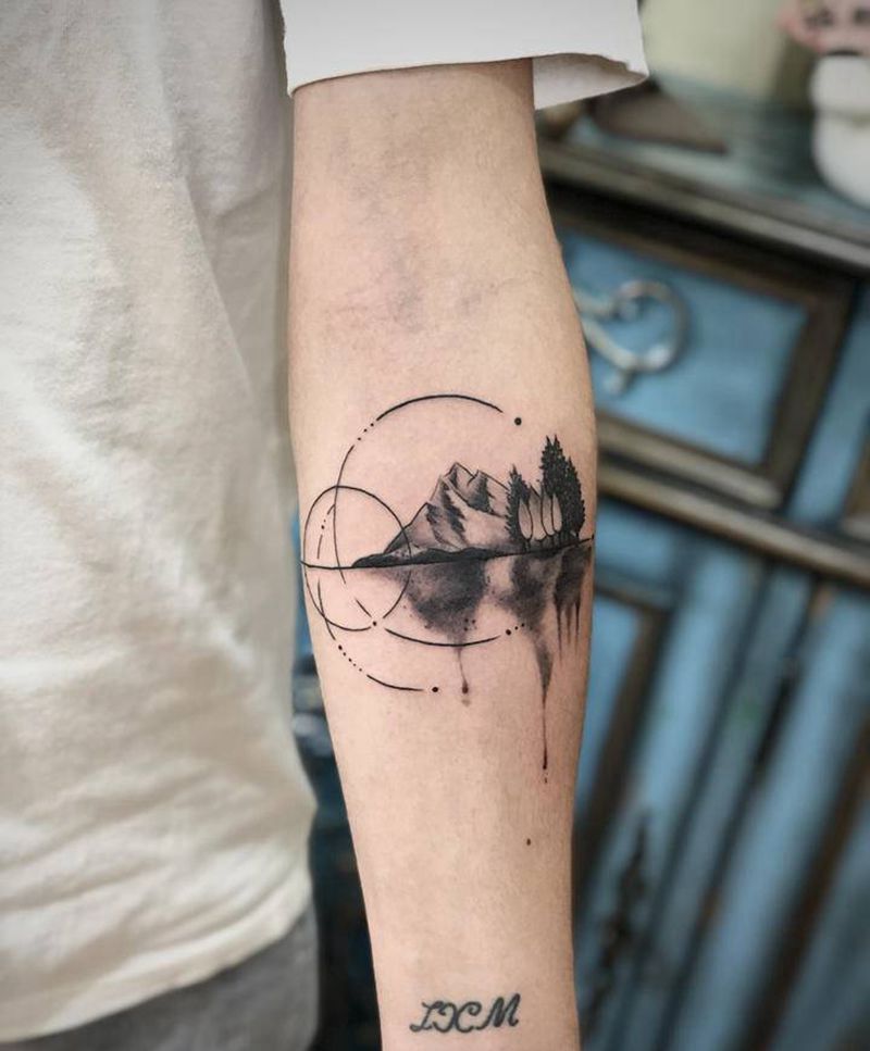几何山水纹身图片_手臂水墨几何纹身图案
