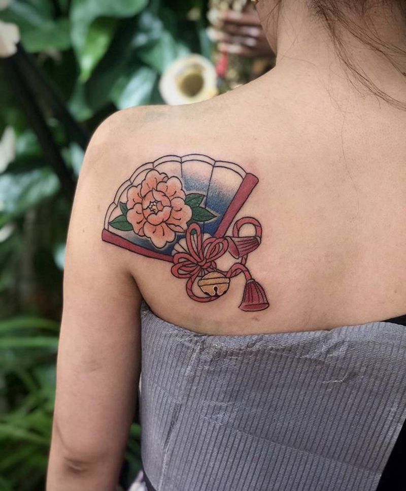 扇子纹身图片_背部纹身图案