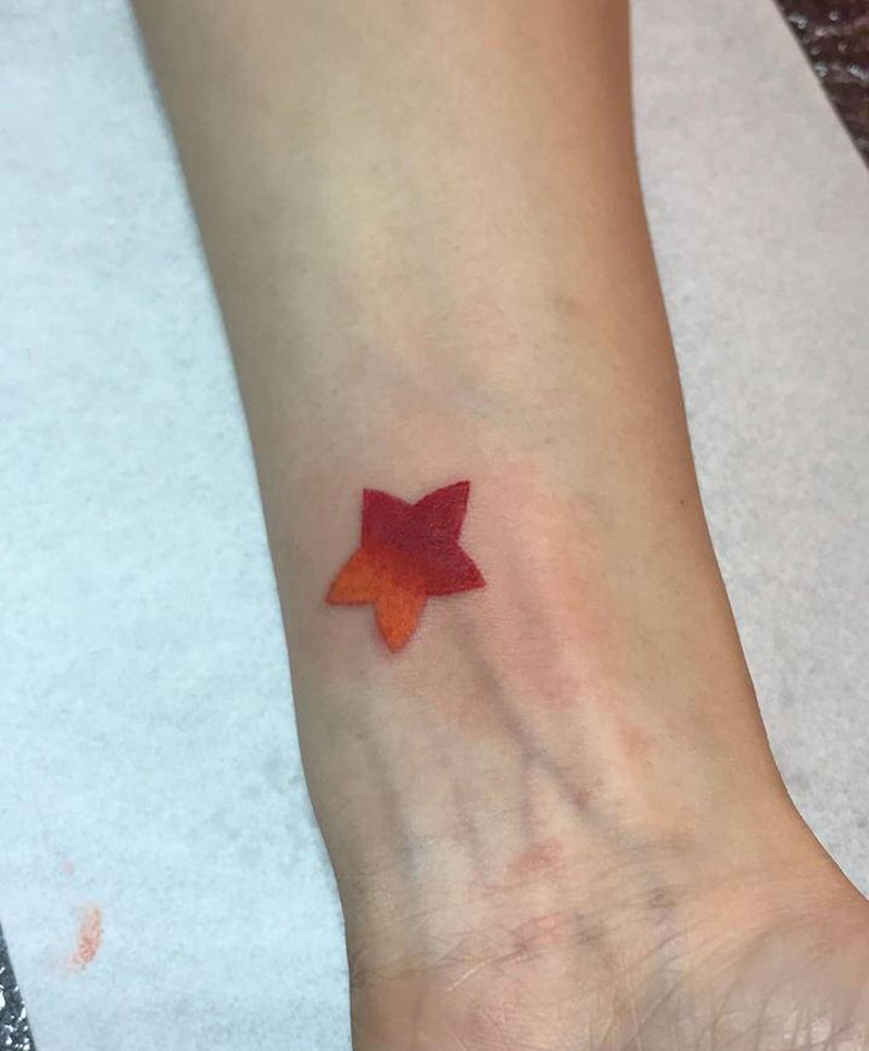 小星星纹身图片_小清新纹身图案