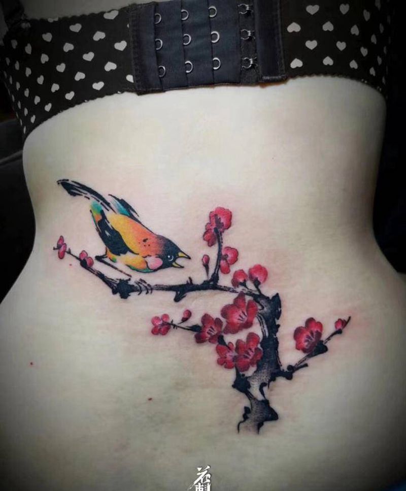 国风纹身图片_臀部老传统纹身图案