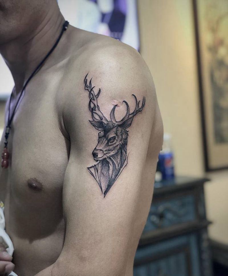 麋鹿纹身图片_手臂纹身图案