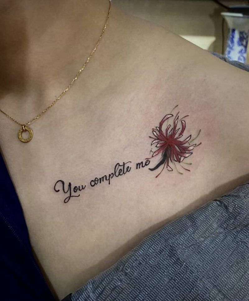 彼岸花纹身图片_胸部纹身图案