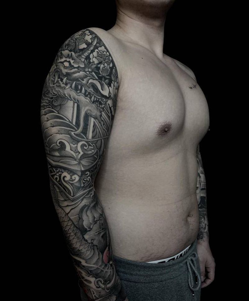 一个麒麟臂纹身图片_手臂新传统麒麟纹身图案