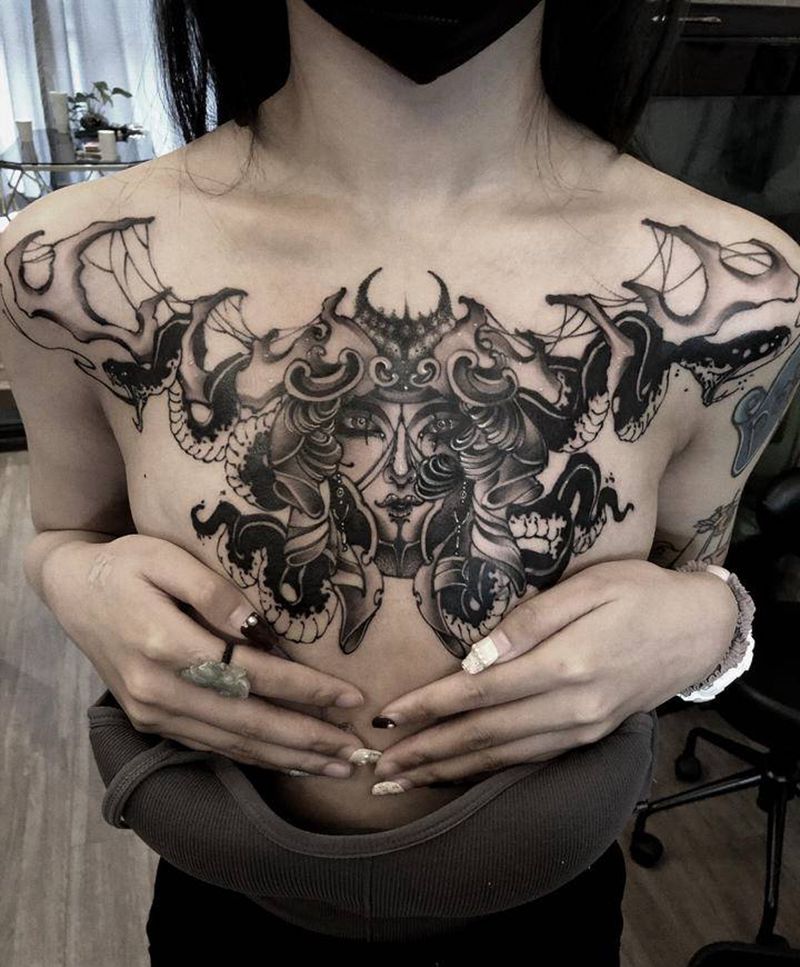 小花胸遮盖纹身图片_胸部蛇纹身图案