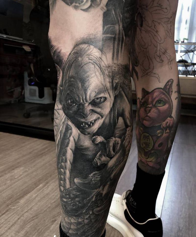 咕噜纹身图片_腿部欧美写实纹身图案