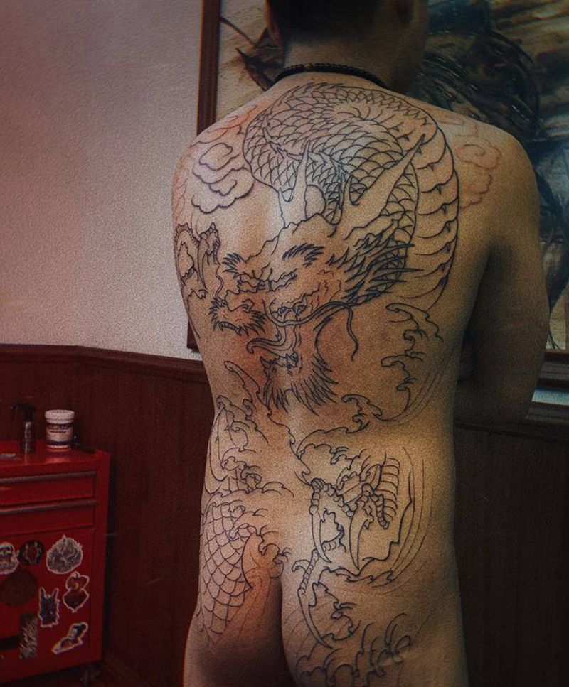 今日工作纹身图片_背部纹身图案