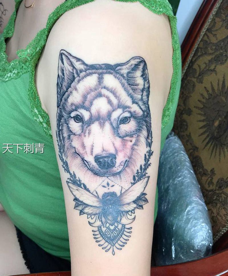 狼纹身纹身图片_手臂点刺狼纹身图案