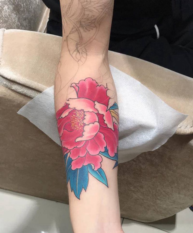 花臂纹身纹身图片_手臂新传统牡丹花花臂纹身图案