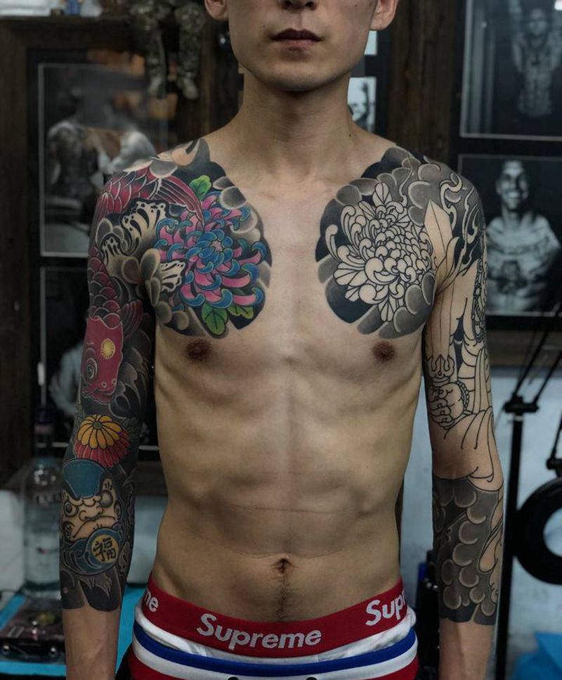 双甲七分袖纹身图片_臀部老传统新传统纹身图案