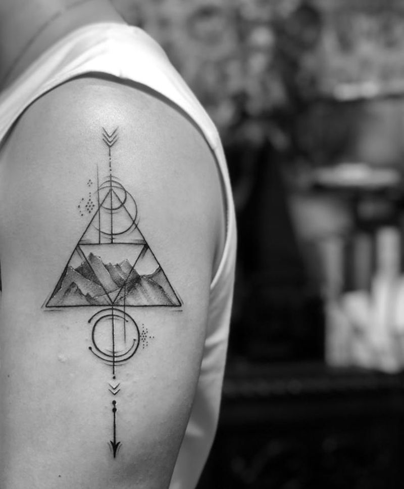 几何小山纹身图片_手臂几何纹身图案