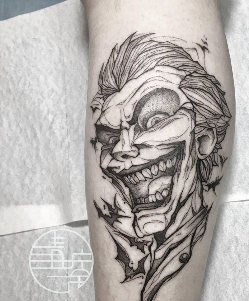 小丑纹身图片_腿部点刺纹身图案