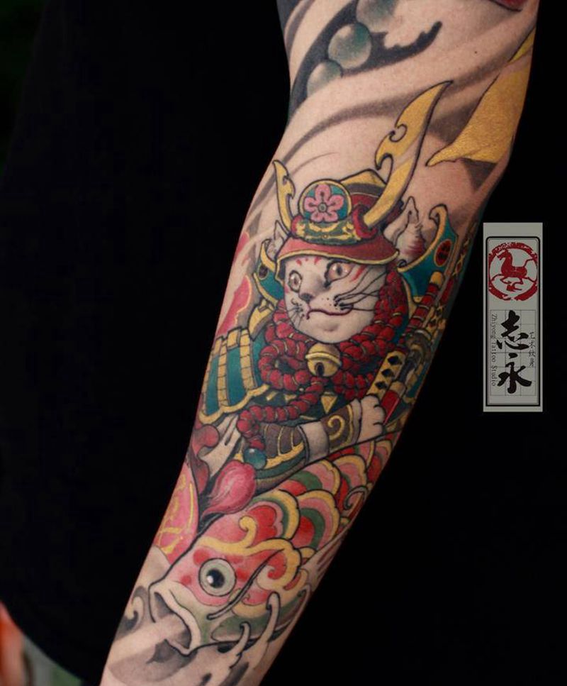 武士猫达摩蛋牡丹纹身图片_手臂新传统纹身图案