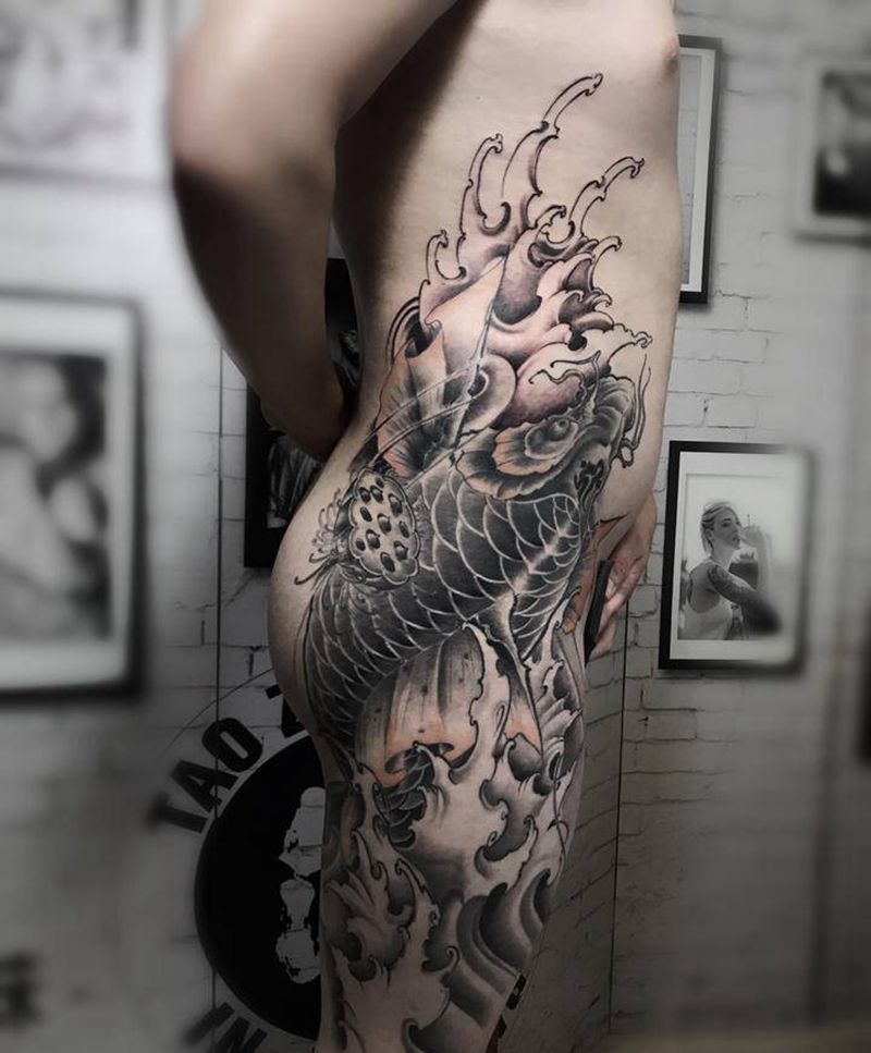 招财锦鲤纹身图片_腰部腿部新传统纹身图案