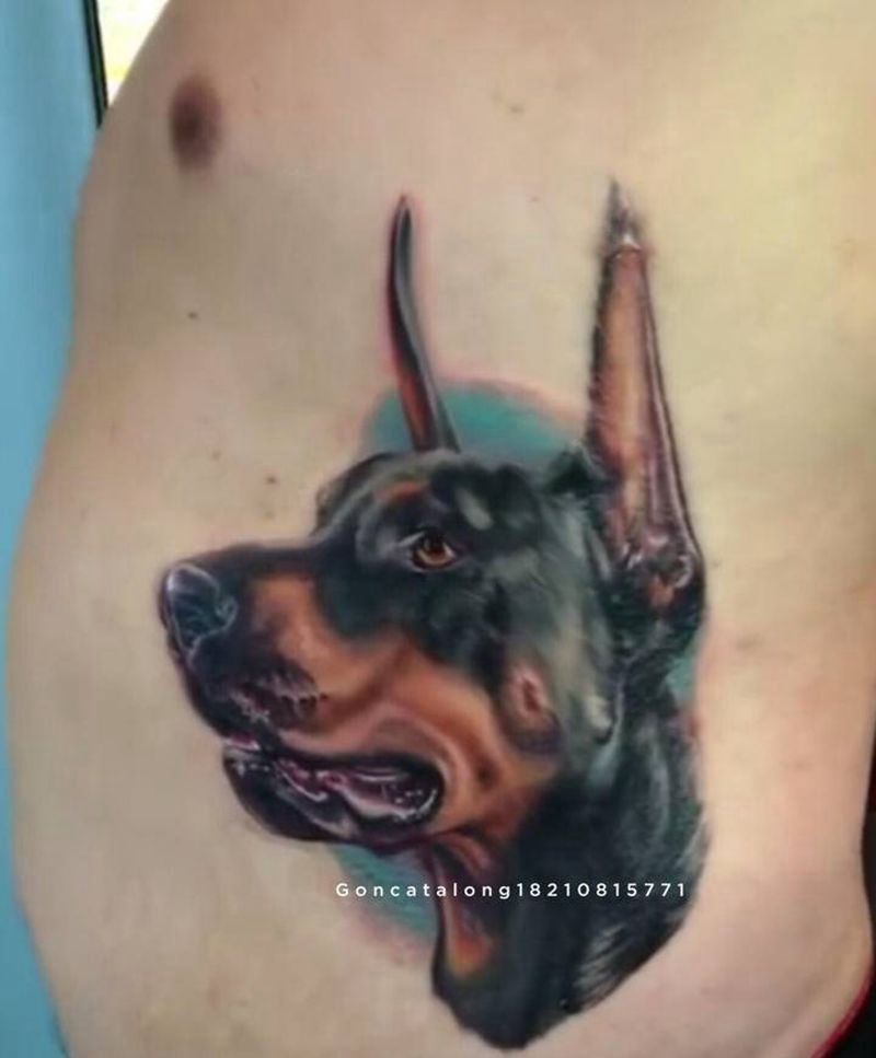 狗狗纹身图片_腿部欧美写实狗纹身图案