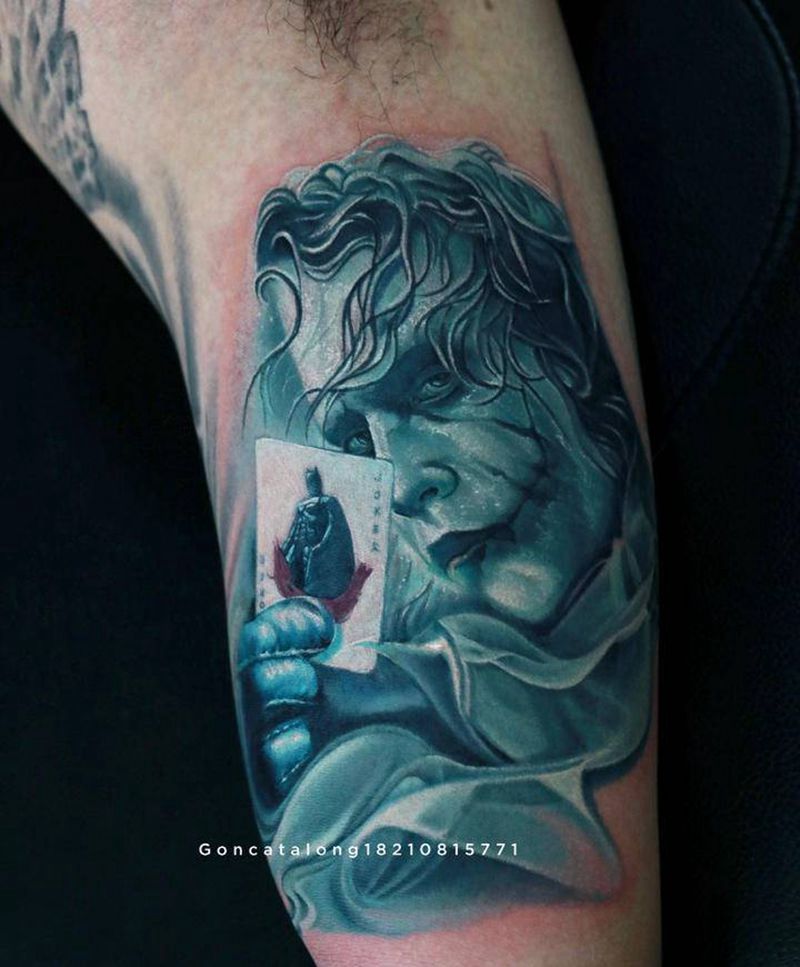 小丑纹身图片_手臂欧美写实小丑纹身图案