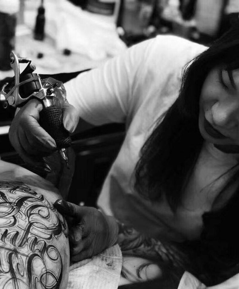 原创作品,一人一图,可预约纹身图片_胸部背部欧美写实纹身图案