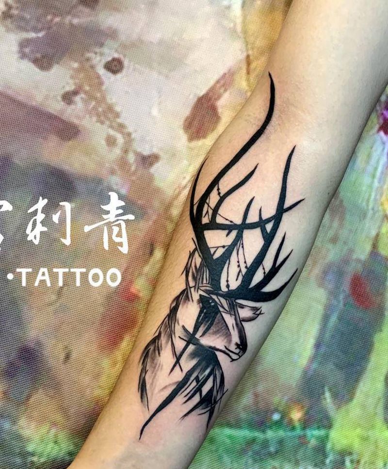 麋鹿纹身图片_手臂暗黑系纹身图案