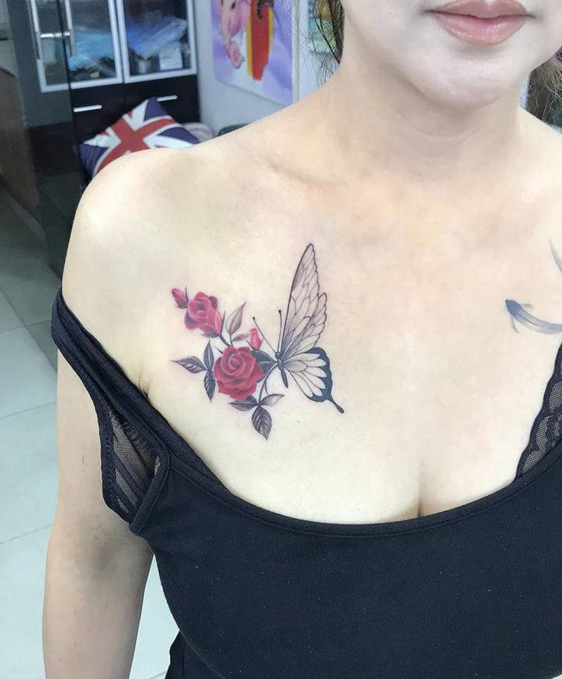 蝴蝶花纹身图片_胸部纹身图案