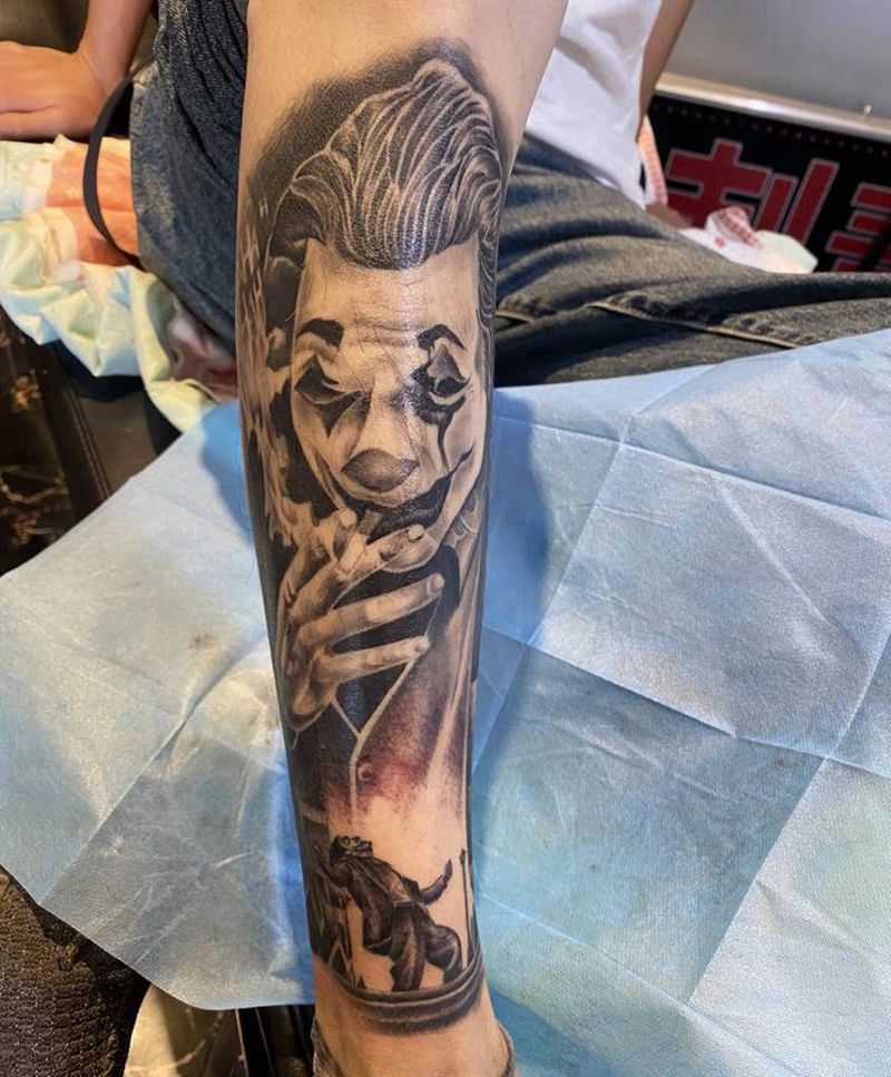 小丑纹身图片_手臂手部欧美写实水墨纹身图案