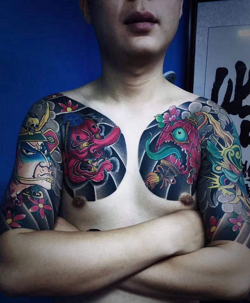 半甲纹身图片_肩部老传统纹身图案