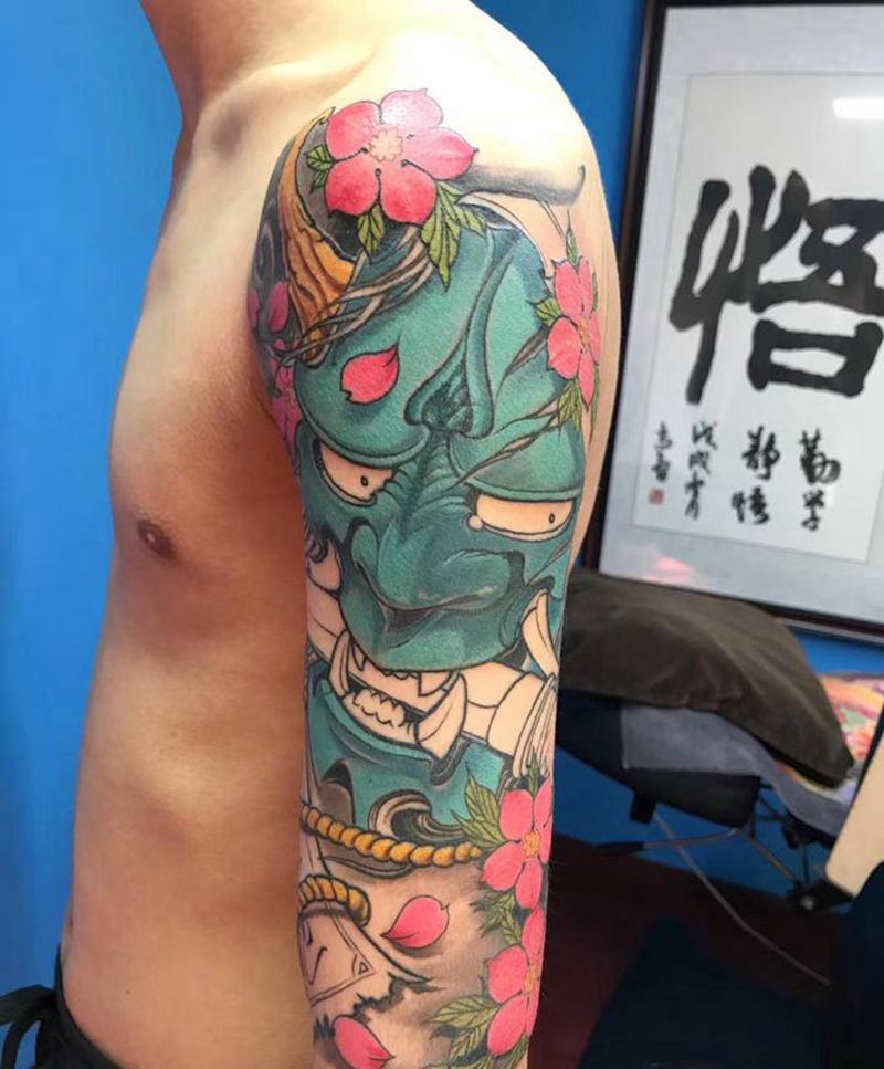 大臂纹身图片_手臂新传统纹身图案