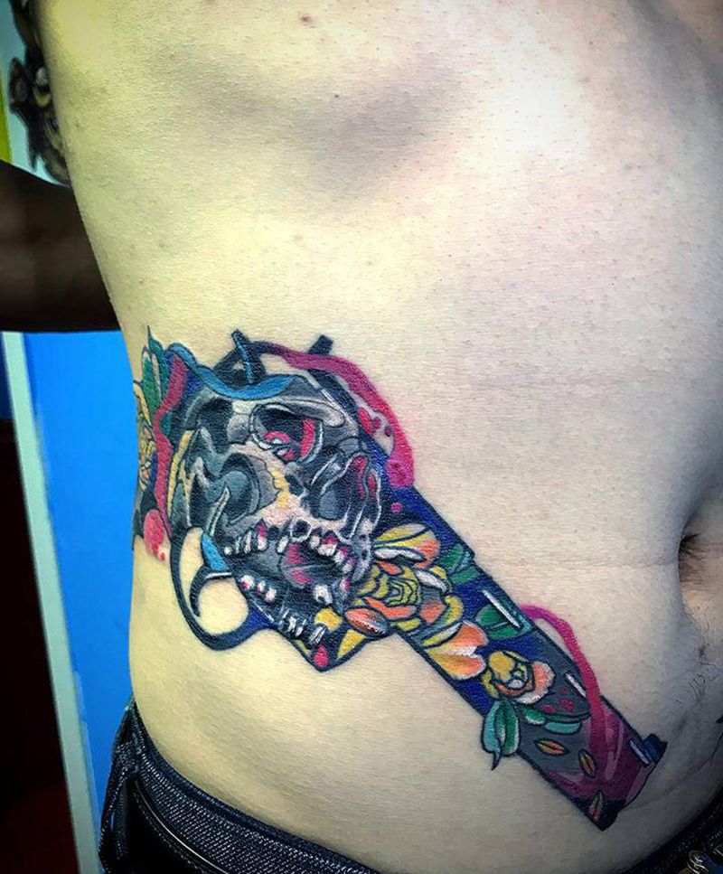 枪纹身图片_腹部New School纹身图案