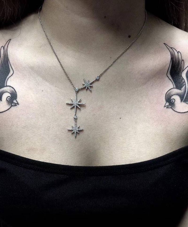 燕子纹身图片_肩部纹身图案