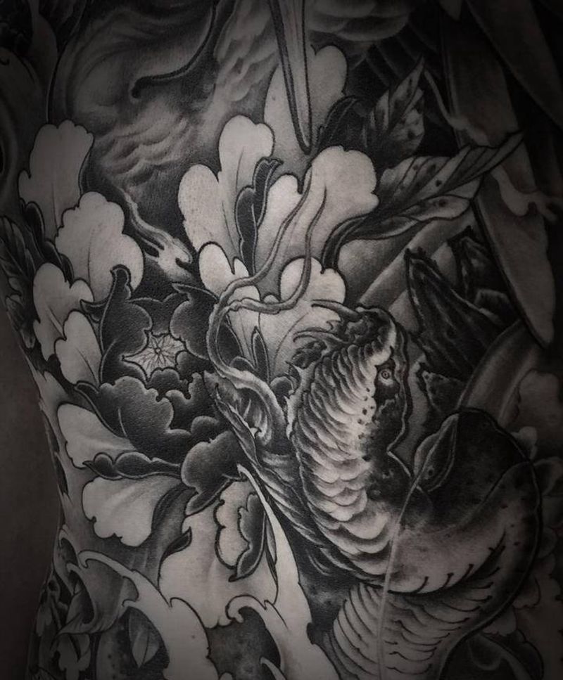 仙鹤满背纹身图片_背部新传统纹身图案