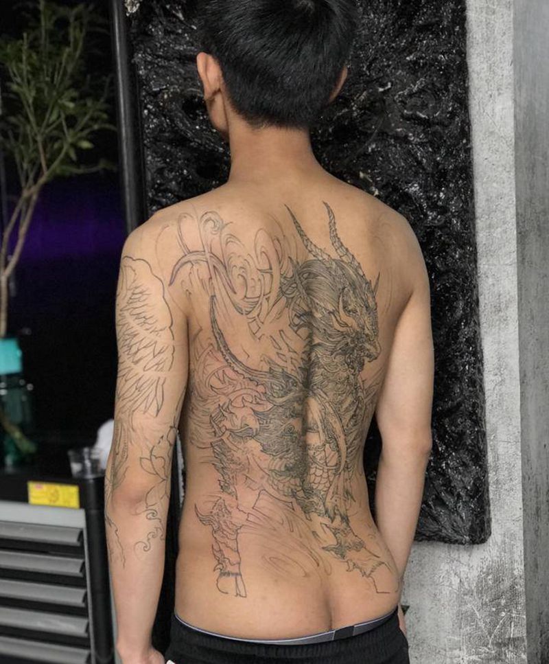 天降祥瑞 未完成纹身图片_背部新传统纹身图案